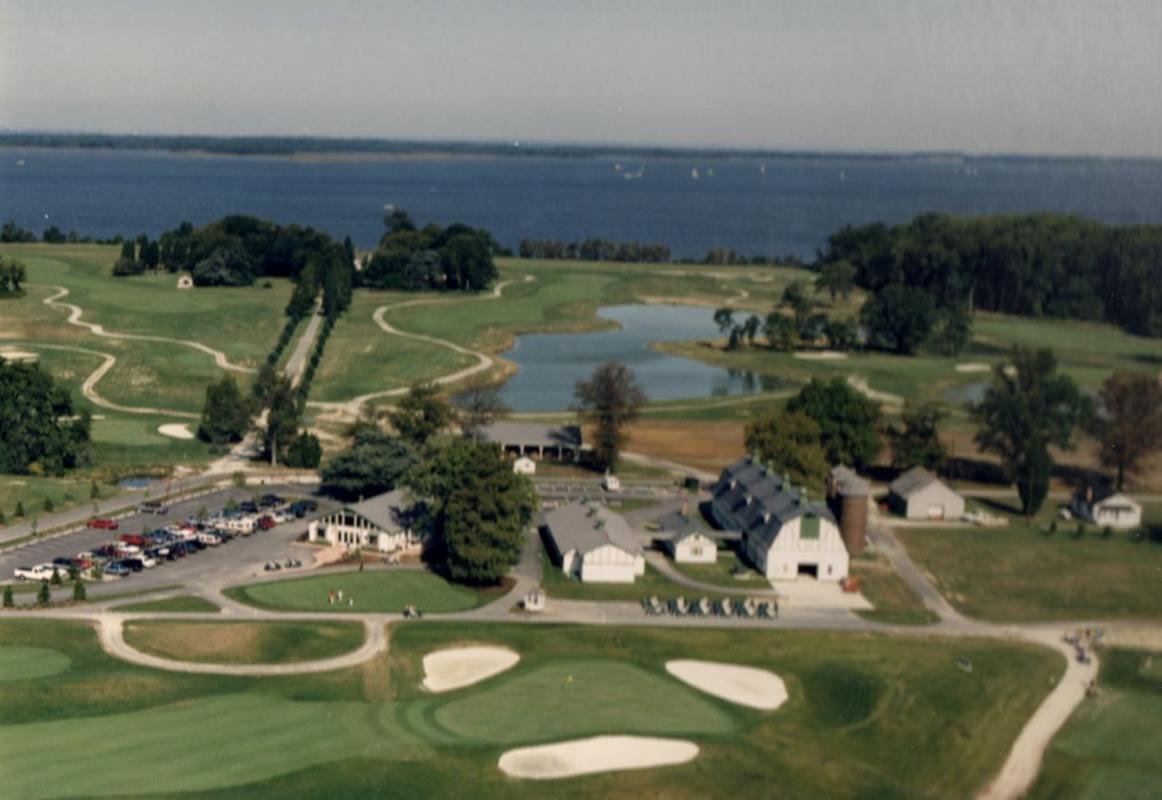 Seaside golfing attracts travelers to enjoy the links on Chesapeake Country Scenic Byway.